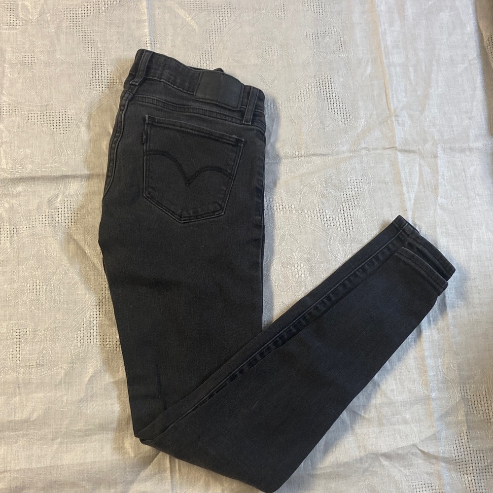 Black…… Light Wash Levi 711 Skinny Jeans. Size 24